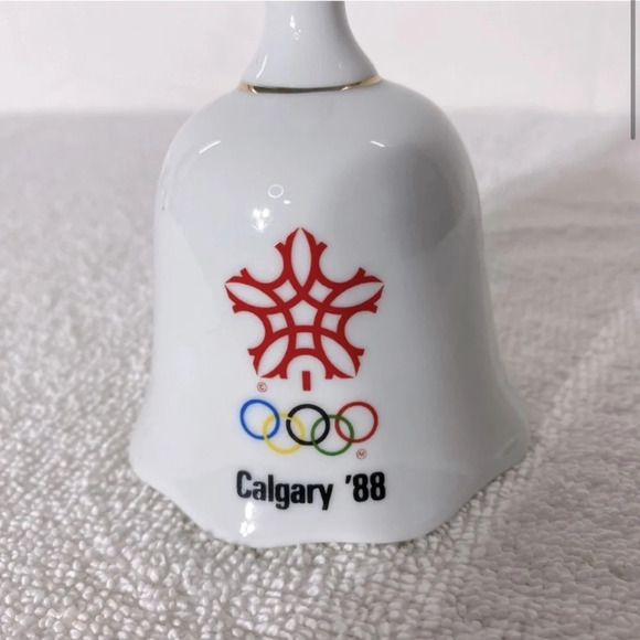 Vintage Calgary Olympics  1988 Ceramic Souvenir Bell - Picture 2 of 12